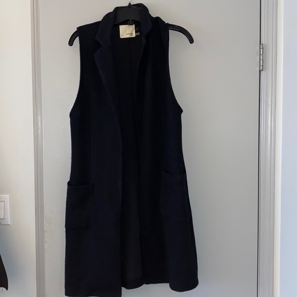 Sleeveless cardi